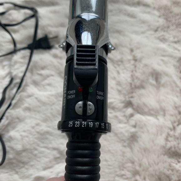 Conair Instant Heat Curling Iron- 1.25" - Picture 6 of 10